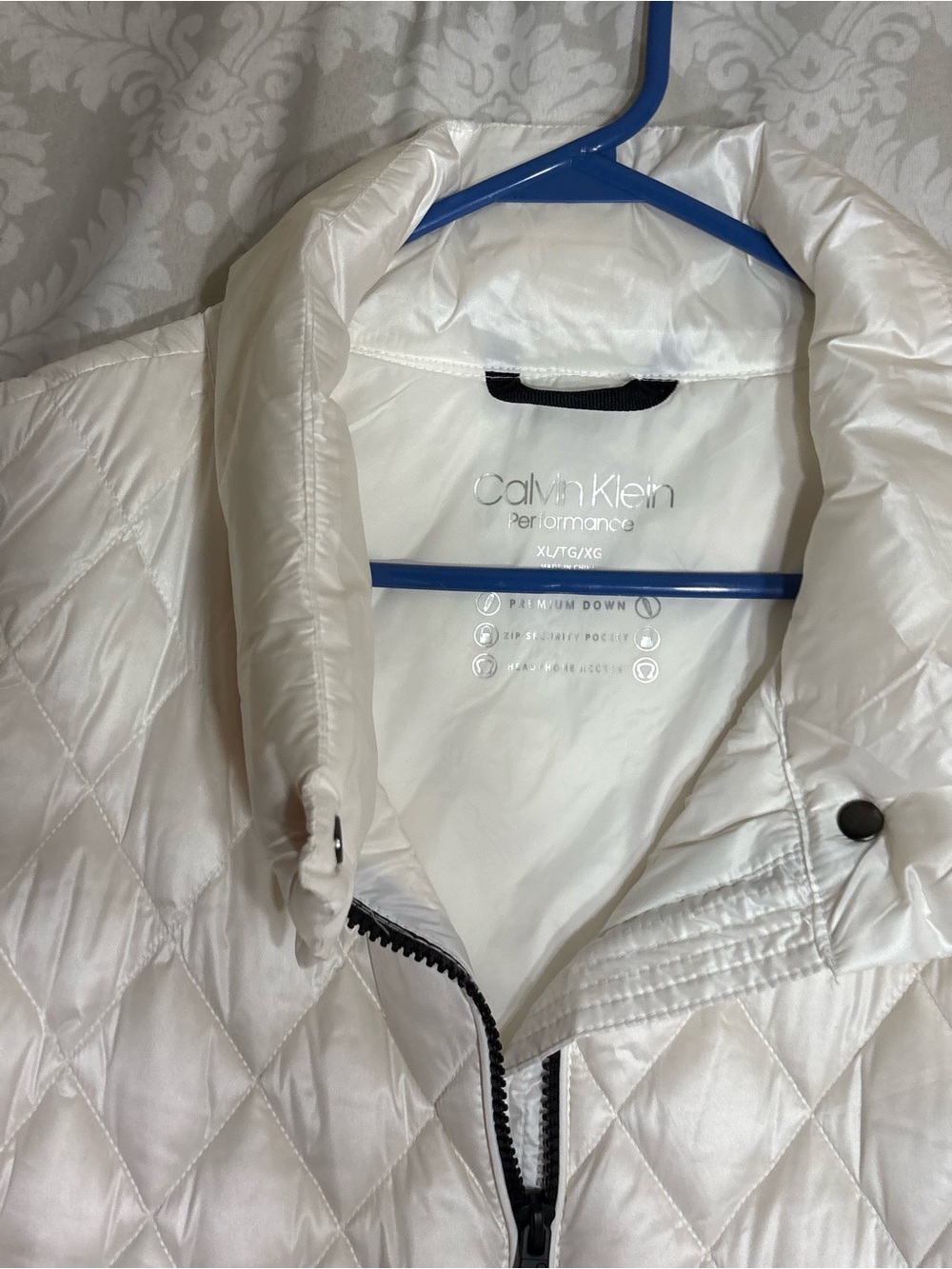 Calvin Klein “Performance” Down Vest XL New without Tags - Picture 5 of 12
